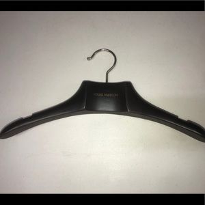 Clothes hanger